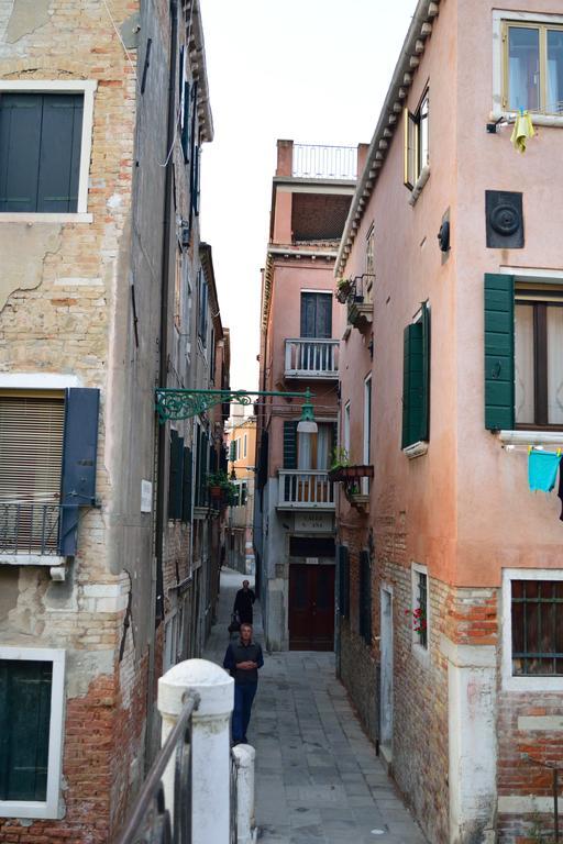 Biennale 252 Apartment Venice Bilik gambar