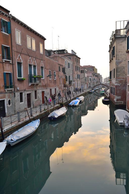 Biennale 252 Apartment Venice Bilik gambar