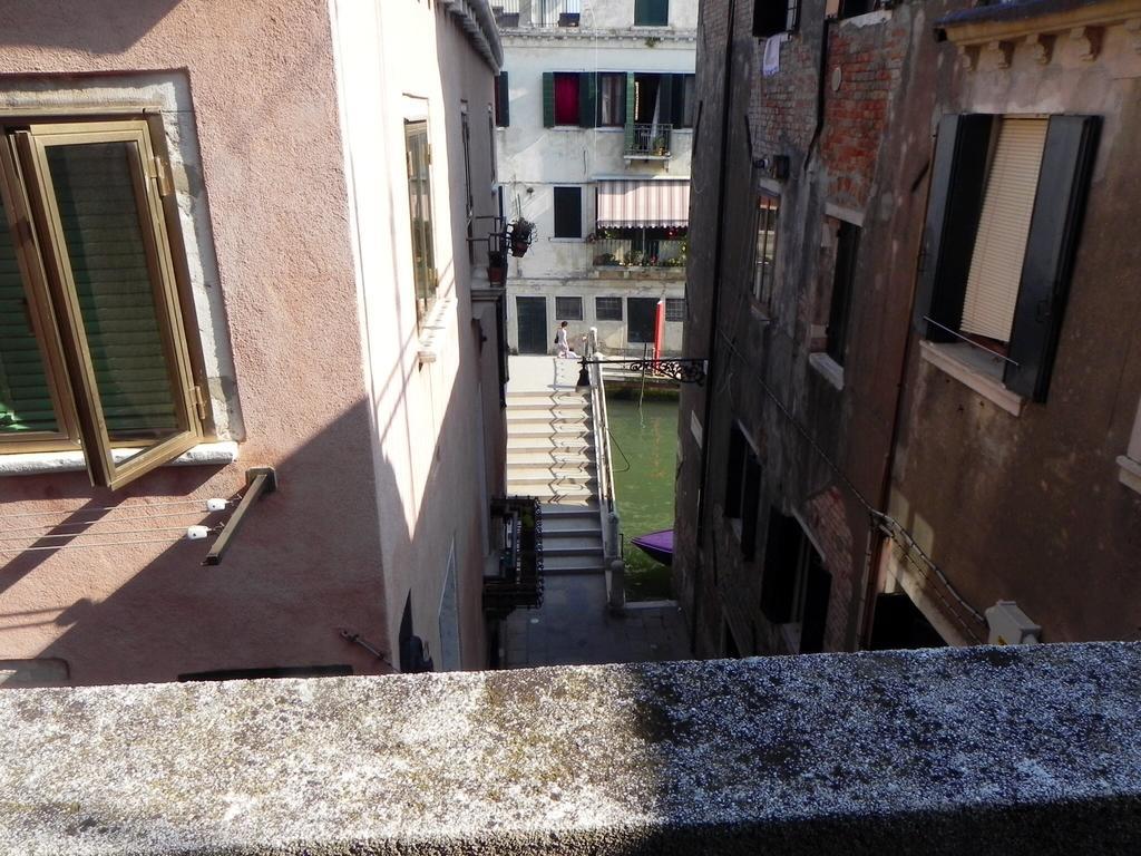 Biennale 252 Apartment Venice Bilik gambar