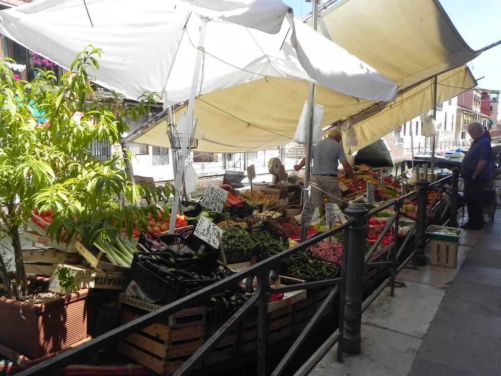 Biennale 252 Apartment Venice Bilik gambar